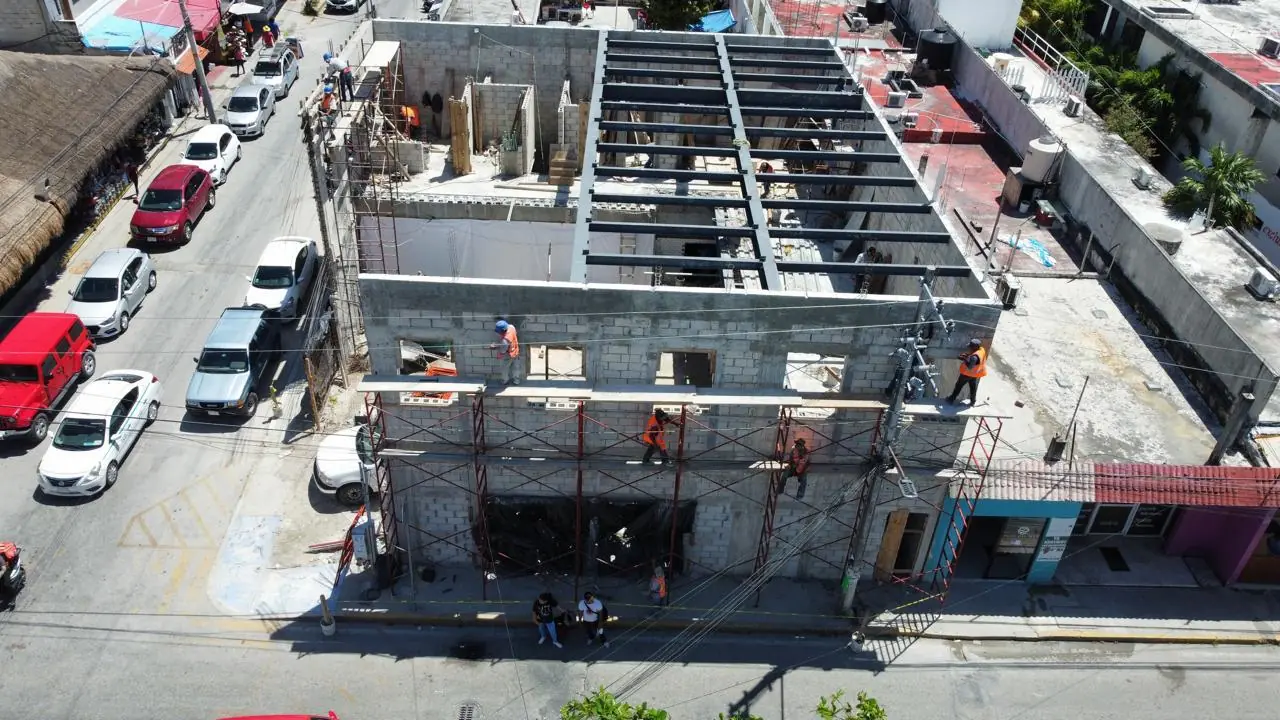 Commercial building construction aerial view — Playa del Carmen