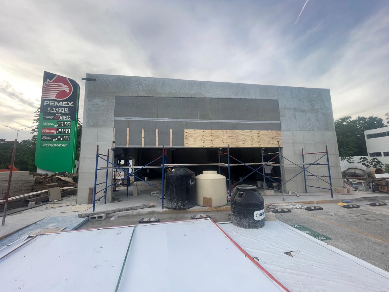 Construcción estación de servicio Pemex — obra comercial Quintana Roo