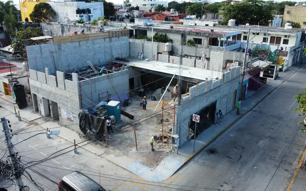 Construction commerciale : gros œuvre et façade d'un local à Playa del Carmen